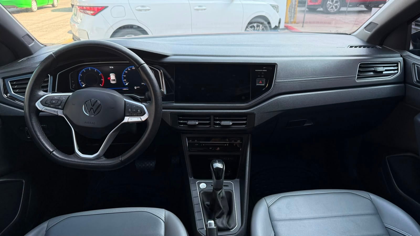 2024 Volkswagen NIVUS 5P BLACK L31.0T AUT