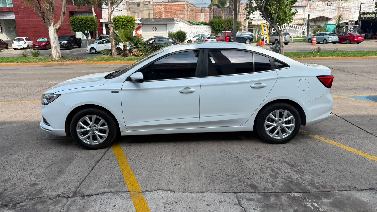 2024 MG MG5 4P EXCITE L41.5 AUT